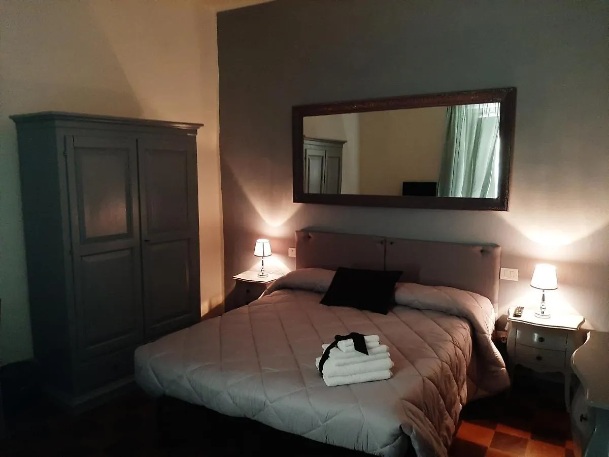** Alojamento de Acomodação e Pequeno-almoço B&B Principe Calaf 3 Lucca Itália